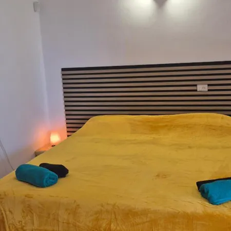 Relax Flat Palm View